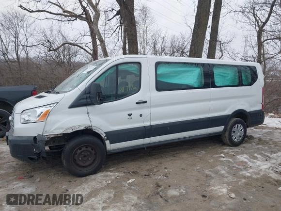 2019 Ford Transit Passenger XL with VIN 1FBZX2YM8KKA48539, listed as a IAAI auction lot 41391558 with 91,777 mi miles. Bid and sale history available at carsss.com. Image 14.