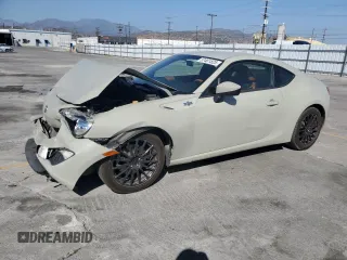 2016 Scion FR-S z VIN JF1ZNAA19G8706875, wystawiony jako Copart lot #57461825 z przebiegiem 153 724 mil mil oraz Szkoda całkowita • Salvage title. Historia ofert i sprzedaży dostępna na DreamBid. Obrazek 1.
