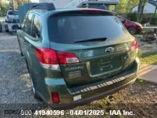 2013 Subaru Outback 2.5i Premium with VIN 4S4BRBCC8D3304189, listed as a IAAI auction lot 41940596 with 174,547 mi miles. Bid and sale history available at carsss.com. Image 3.