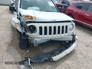 2016 Jeep Patriot Latitude with VIN 1C4NJPFA9GD682004, listed as a IAAI auction lot 42124310 with 146,396 mi miles and . Bid and sale history available at DreamBid. Image 6.