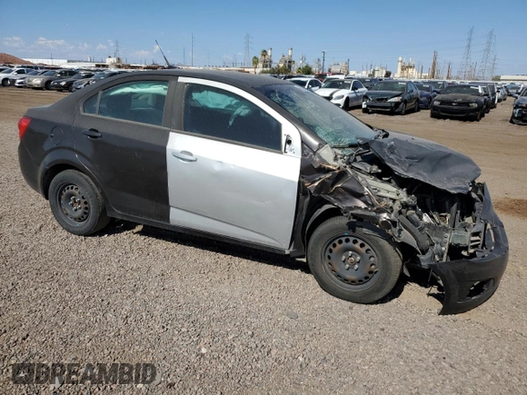 2014 Chevrolet Sonic LS z VIN 1G1JA5SH0E4131777, wystawiony jako Copart lot #65558225 z przebiegiem 136 704 mil mil oraz Szkoda całkowita • Salvage title. Historia ofert i sprzedaży dostępna na DreamBid. Obrazek 4.