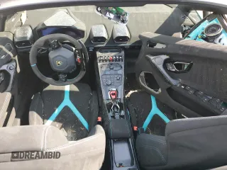2019 Lamborghini Huracan Performante z VIN ZHWUS4ZF3KLA12102, wystawiony jako Copart lot #65319274 z przebiegiem Nie podano mil oraz Szkody całkowita. Historia ofert i sprzedaży dostępna na DreamBid. Obrazek 8.