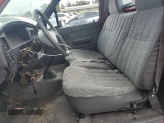 1990 Toyota Pickup DX с VIN JT4RN81P1L5069080, выставлен на аукционе Copart как лот 81606084 с пробегом 168 115 миль миль и Списание • Salvage title. История ставок и продаж доступна на DreamBid. Изображение 7.