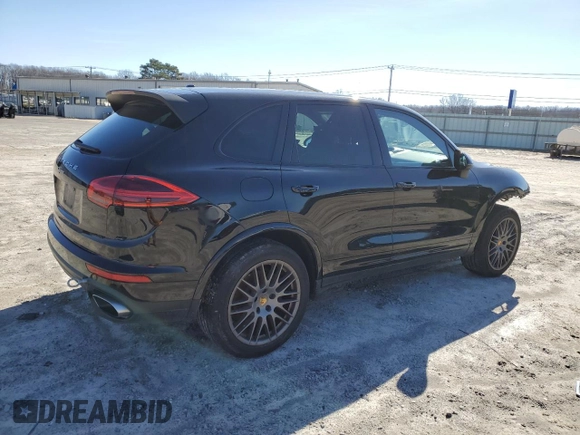 2017 Porsche Cayenne z VIN WP1AA2A25HKA81573, wystawiony jako Copart lot #44946605 z przebiegiem 119 146 mil mil oraz Szkoda całkowita • Salvage title. Historia ofert i sprzedaży dostępna na DreamBid. Obrazek 3.