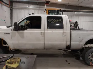 2001 Ford Super Duty F-250 XL with VIN 1FTNW21FX1EA67812, listed as a IAAI auction lot 41380803 with 219,306 mi miles. Bid and sale history available at carsss.com. Image 14.
