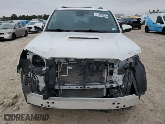 2022 Toyota 4Runner TRD Sport with VIN JTEAU5JR8N5275849, listed as a Copart auction lot 44890675 with 32,585 mi miles and Clean title. Bid and sale history available at DreamBid. Image 5.