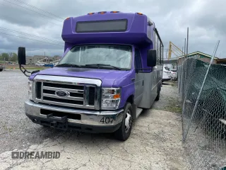 2018 Ford Econoline Cargo with VIN 1FDFE4FSXJDC36091, listed as a Copart auction lot 52462305 with 222,508 mi miles and Clean Title. Bid and sale history available at DreamBid. Image 2.