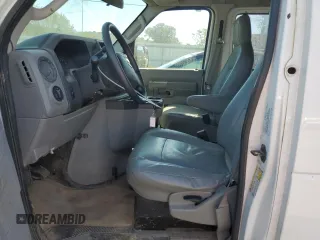 2010 Ford Econoline Passenger XL z VIN 1FBSS3BL5ADA47325, wystawiony jako Copart lot #72460344 z przebiegiem 378 102 mil mil oraz Szkoda całkowita • Salvage title. Historia ofert i sprzedaży dostępna na DreamBid. Obrazek 7.