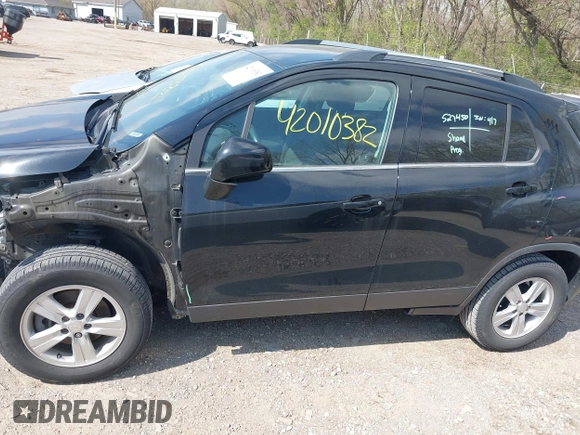 2020 Chevrolet Trax LT z VIN 3GNCJLSB9LL226191, wystawiony jako IAAI lot #42010382 z przebiegiem 90 357 mil mil oraz . Historia ofert i sprzedaży dostępna na DreamBid. Obrazek 14.