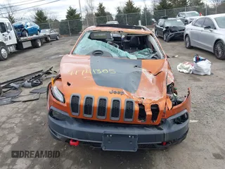 2015 Jeep Cherokee Trailhawk z VIN 1C4PJMBS9FW750858, wystawiony jako IAAI lot #41741305 z przebiegiem Nie podano mil oraz . Historia ofert i sprzedaży dostępna na DreamBid. Obrazek 12.