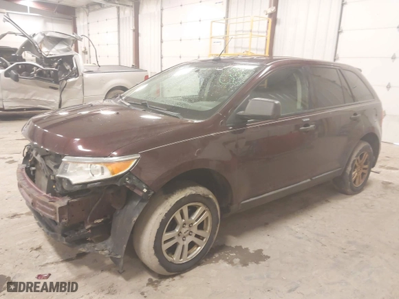 2011 Ford Edge SE with VIN 2FMDK3GC8BBA15727, listed as a IAAI auction lot 41687497 with 121,415 mi miles. Bid and sale history available at carsss.com. Image 2.