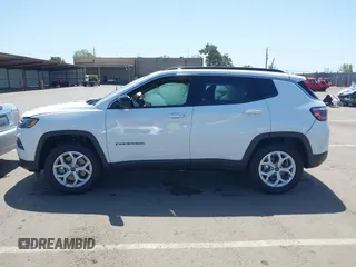 2025 Jeep Compass Latitude with VIN 3C4NJDBN4ST554344, listed as a IAAI auction lot 41993411 with 633 mi miles and . Bid and sale history available at DreamBid. Image 14.