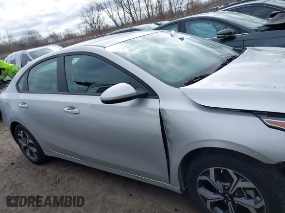 2020 Kia Forte LXS with VIN 3KPF24AD1LE224130, listed as a IAAI auction lot 41788497 with 7,904 mi miles. Bid and sale history available at carsss.com. Image 14.