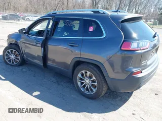 2019 Jeep Cherokee Altitude z VIN 1C4PJMLX5KD456471, wystawiony jako IAAI lot #41930854 z przebiegiem 58 083 mil mil oraz . Historia ofert i sprzedaży dostępna na DreamBid. Obrazek 3.