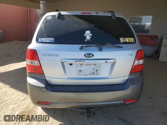 2008 Kia Sorento EX z VIN KNDJD736685770445, wystawiony jako Copart lot #56426455 z przebiegiem 196 911 mil mil oraz Szkoda całkowita • Salvage title. Historia ofert i sprzedaży dostępna na DreamBid. Obrazek 6.