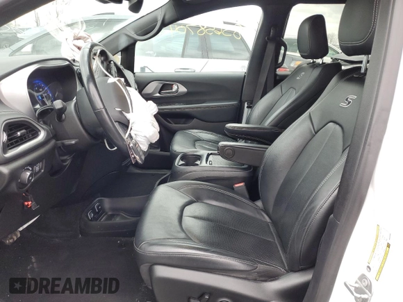 2021 Chrysler Pacifica Touring L with VIN 2C4RC3BG3MR525690, listed as a Copart auction lot 83658704 with 51,389 mi miles and Salvage title. Bid and sale history available at DreamBid. Image 7.