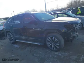 2021 Volkswagen Atlas Cross Sport 3.6L V6 SEL Premium R-Line with VIN 1V2FE2CA1MC213201, listed as a IAAI auction lot 41316986 with 36,600 mi miles. Bid and sale history available at carsss.com. Image 14.