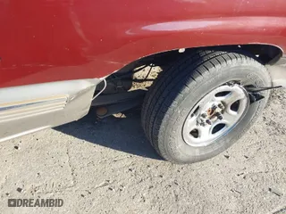 2002 Chevrolet Silverado 1500 LS with VIN 2GCEC19V121333073, listed as a IAAI auction lot 40999033 with 418,453 mi miles. Bid and sale history available at carsss.com. Image 6.