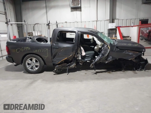 2018 Ram 1500 Express z VIN 1C6RR7KG2JS277259, wystawiony jako IAAI lot #40986520 z przebiegiem 63 916 mil mil oraz . Historia ofert i sprzedaży dostępna na DreamBid. Obrazek 13.