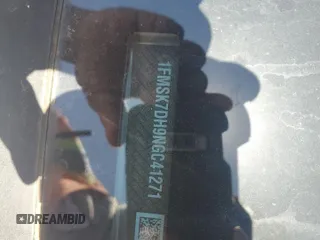 2022 Ford Explorer XLT z VIN 1FMSK7DH9NGC41271, wystawiony jako Copart lot #53530595 z przebiegiem 10 620 mil mil oraz Czysty tytuł • Clean title. Historia ofert i sprzedaży dostępna na DreamBid. Obrazek 12.