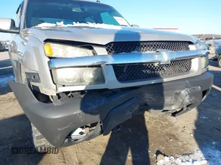 2004 Chevrolet Avalanche z VIN 3GNEK12T84G114477, wystawiony jako IAAI lot #41414239 z przebiegiem 241 844 mil mil oraz . Historia ofert i sprzedaży dostępna na DreamBid. Obrazek 6.