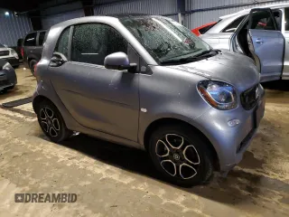 2019 Smart fortwo Pure z VIN WMEFJ9BA2KK396037, wystawiony jako Copart lot #83991904 z przebiegiem 32 137 mil mil oraz Szkody całkowita. Historia ofert i sprzedaży dostępna na DreamBid. Obrazek 4.