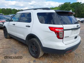 2013 Ford Police Interceptor Utility z VIN 1FM5K8AR2DGB78965, wystawiony jako IAAI lot #42188563 z przebiegiem 238 409 mil mil oraz . Historia ofert i sprzedaży dostępna na DreamBid. Obrazek 3.