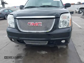 2013 GMC Yukon Denali with VIN 1GKS2EEF2DR348109, listed as a IAAI auction lot 41895426 with 121,590 mi miles. Bid and sale history available at carsss.com. Image 12.