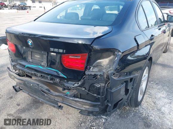 2013 BMW 3 Series 328i with VIN WBA3C1C55DF437722, listed as a IAAI auction lot 41888700 with 70,786 mi miles. Bid and sale history available at carsss.com. Image 18.