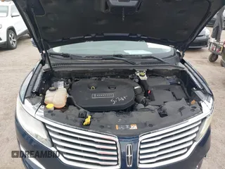 2015 Lincoln MKC z VIN 5LMCJ1A92FUJ36590, wystawiony jako IAAI lot #42130054 z przebiegiem 121 681 mil mil oraz . Historia ofert i sprzedaży dostępna na DreamBid. Obrazek 10.