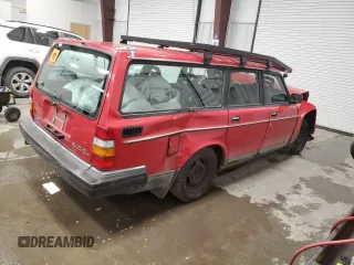 1990 Volvo 240 z VIN YV1AA8857L1869686, wystawiony jako Copart lot #52195465 z przebiegiem 139 312 mil mil oraz Tytuł czysty. Historia ofert i sprzedaży dostępna na DreamBid. Obrazek 3.