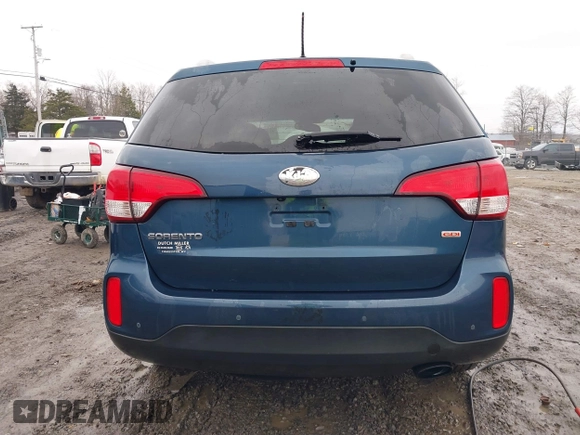 2015 Kia Sorento LX with VIN 5XYKTDA67FG605596, listed as a IAAI auction lot 41501271 with 95,122 mi miles. Bid and sale history available at carsss.com. Image 17.