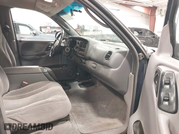 2000 Dodge Dakota Sport with VIN 1B7GG2AN6YS636308, listed as a IAAI auction lot 42405180 with 171,266 mi miles and . Bid and sale history available at DreamBid. Image 5.