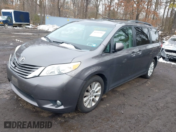 2012 Toyota Sienna XLE with VIN 5TDDK3DC9CS047014, listed as a IAAI auction lot 41551585 with 164,440 mi miles. Bid and sale history available at carsss.com. Image 18.