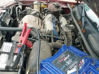 1997 Toyota Camry LE z VIN 4T1BG22K5VU118068, wystawiony jako IAAI lot #43304665 z przebiegiem 131 230 mil mil oraz . Historia ofert i sprzedaży dostępna na DreamBid. Obrazek 13.