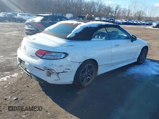 2019 Mercedes-Benz C 300 с VIN WDDWK8EB7KF828792, выставлен на аукционе IAAI как лот 41267574 с пробегом 61 168 миль миль и . История ставок и продаж доступна на DreamBid. Изображение 4.
