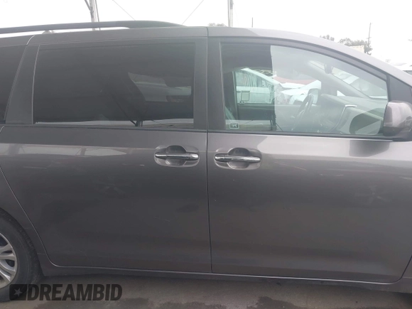 2017 Toyota Sienna XLE Auto Access Seat with VIN 5TDYZ3DC5HS896528, listed as a IAAI auction lot 41904468 with 49,660 mi miles and . Bid and sale history available at DreamBid. Image 13.