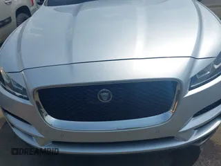 2019 Jaguar F-Pace 25t Premium z VIN SADCJ2FX2KA367462, wystawiony jako IAAI lot #42581132 z przebiegiem 98 706 mil mil oraz . Historia ofert i sprzedaży dostępna na DreamBid. Obrazek 6.