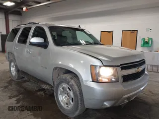 2010 Chevrolet Tahoe LT z VIN 1GNUKBE08AR259016, wystawiony jako IAAI lot #42047681 z przebiegiem 204 168 mil mil oraz . Historia ofert i sprzedaży dostępna na DreamBid. Obrazek 1.