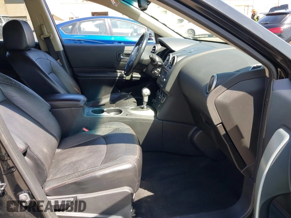 2012 Nissan Rogue S with VIN JN8AS5MT8CW255808, listed as a IAAI auction lot 41851273 with 189,407 mi miles. Bid and sale history available at carsss.com. Image 5.