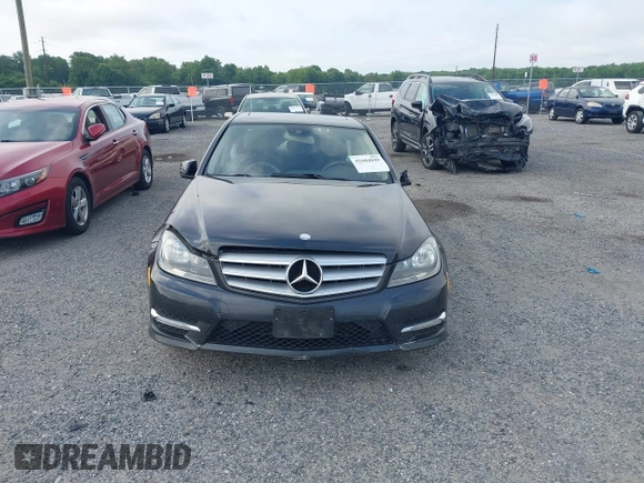 2012 Mercedes-Benz C 300 Sport z VIN WDDGF8BB1CA717117, wystawiony jako IAAI lot #42684049 z przebiegiem 184 128 mil mil oraz . Historia ofert i sprzedaży dostępna na DreamBid. Obrazek 12.