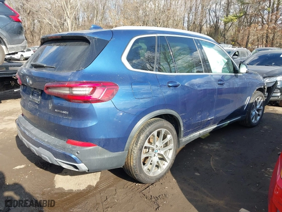 2019 BMW X5 xDrive40i with VIN 5UXCR6C59KLL01086, listed as a IAAI auction lot 41435075 with 46,177 mi miles. Bid and sale history available at carsss.com. Image 4.
