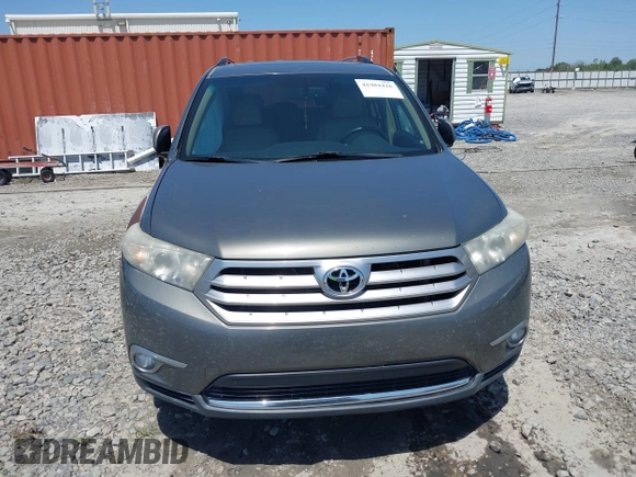 2011 Toyota Highlander Limited with VIN 5TDYK3EH8BS031915, listed as a IAAI auction lot 41984426 with 170,347 mi miles and . Bid and sale history available at DreamBid. Image 12.