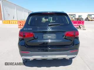 2022 Mercedes-Benz GLC 300 с VIN W1N0G8DB2NV361027, выставлен на аукционе IAAI как лот 42023839 с пробегом 46 196 миль миль и . История ставок и продаж доступна на DreamBid. Изображение 17.
