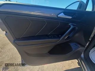 2024 Volkswagen Tiguan SE с VIN 3VV3B7AXXRM083203, выставлен на аукционе IAAI как лот 42813448 с пробегом 30 988 миль миль и . История ставок и продаж доступна на DreamBid. Изображение 17.