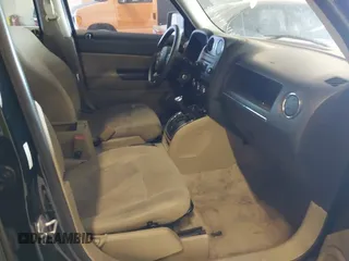 2014 Jeep Patriot Altitude with VIN 1C4NJPBA1ED645323, listed as a IAAI auction lot 41994145 with 177,798 mi miles and . Bid and sale history available at carsss.com. Image 5.
