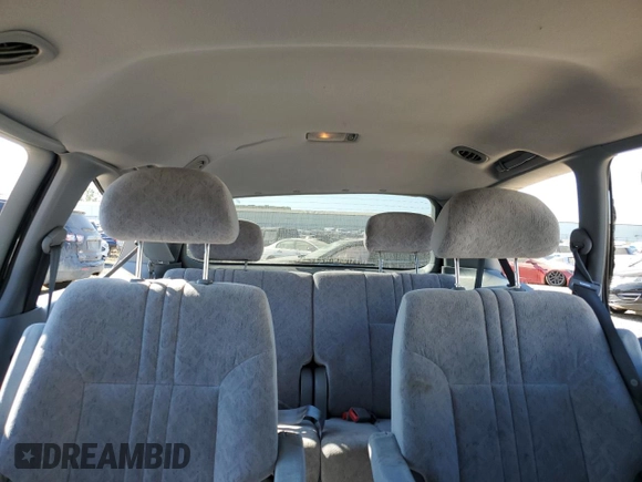2000 Toyota Sienna LE with VIN 4T3ZF13C5YU287280, listed as a Copart auction lot 71397554 with 162,851 mi miles and Clean Title. Bid and sale history available at carsss.com. Image 10.