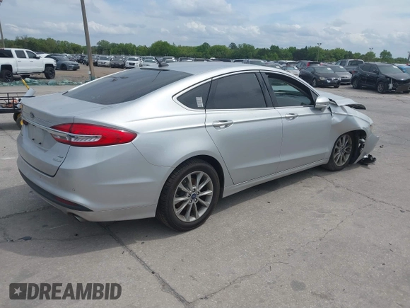 2017 Ford Fusion SE with VIN 3FA6P0HD2HR320936, listed as a IAAI auction lot 41880422 with 70,695 mi miles. Bid and sale history available at carsss.com. Image 4.