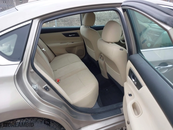 2015 Nissan Altima 2.5 SV with VIN 1N4AL3AP6FC236710, listed as a IAAI auction lot 41934674 with 37,959 mi miles. Bid and sale history available at carsss.com. Image 8.