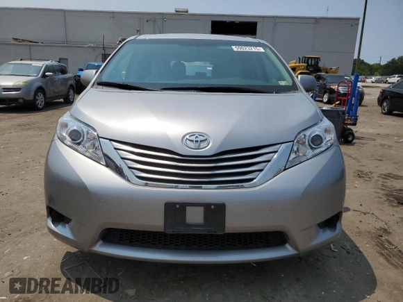 2015 Toyota Sienna LE AAS с VIN 5TDKK3DC2FS546152, выставлен на аукционе Copart как лот 59023215 с пробегом 78 583 миль миль и Списание • Salvage title. История ставок и продаж доступна на DreamBid. Изображение 5.